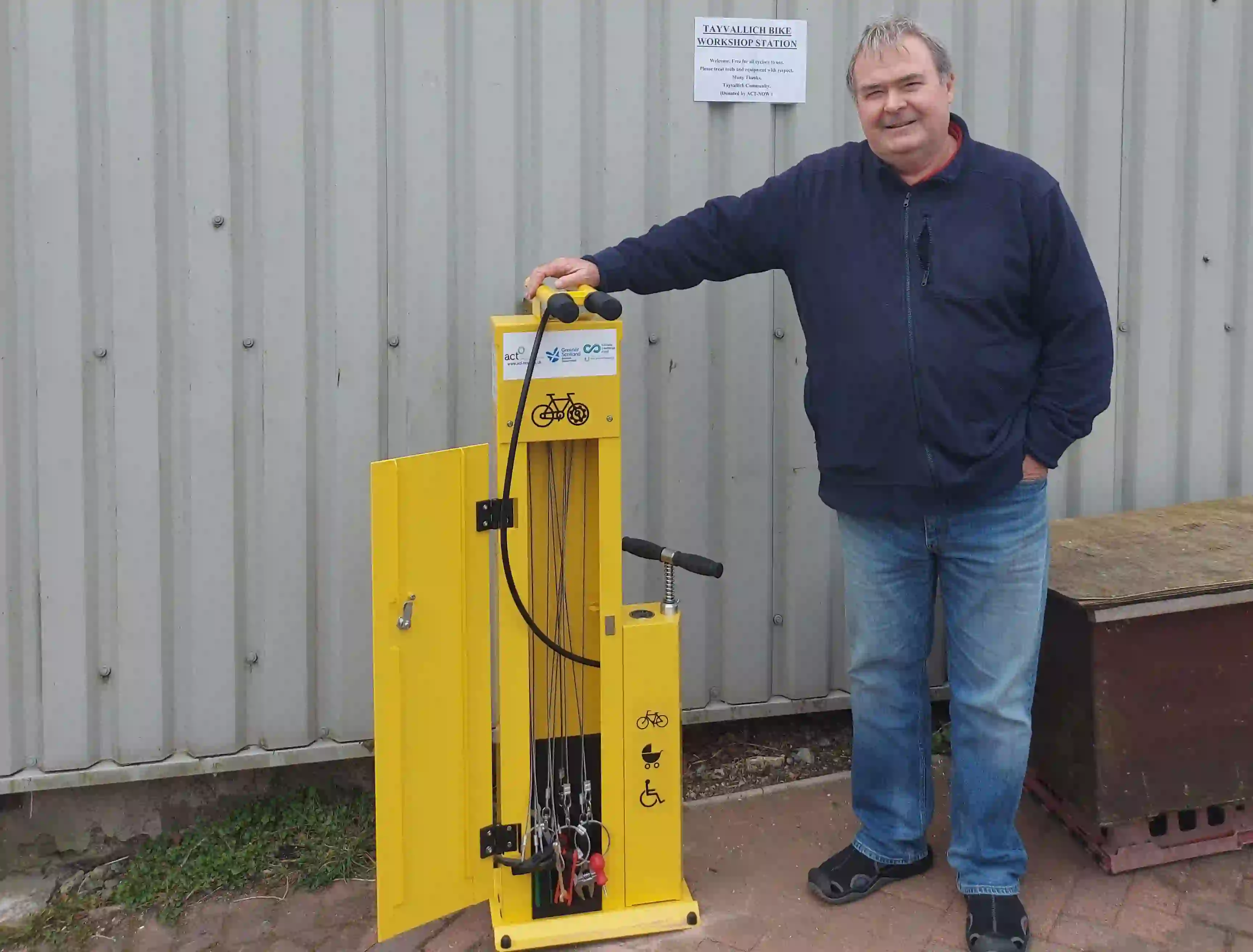 Tayvallich Shop bicycle repair station